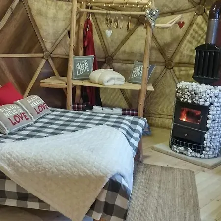 Igloo In The Woods - New, Warm And Inspiring Campismo de Luxo